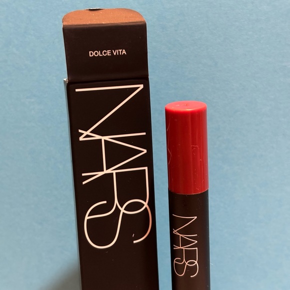 BNIB! NARS Velvet Matte Lip Pencil in DOLCE VITA 👄 - Picture 2 of 8